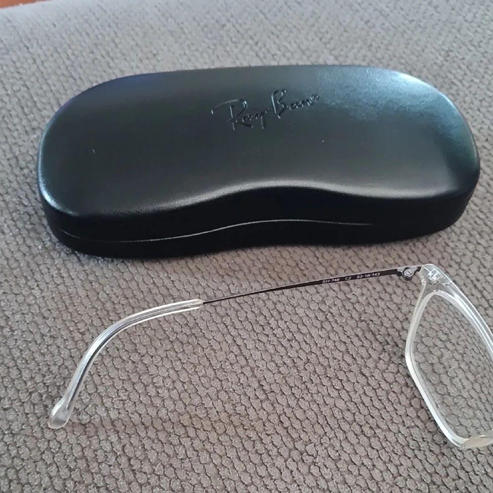 Scott-Harris Clear Frame Glasses with Black Ray-Ban Case